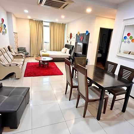 Taragon Homestay - Kuala Lumpur Extérieur photo